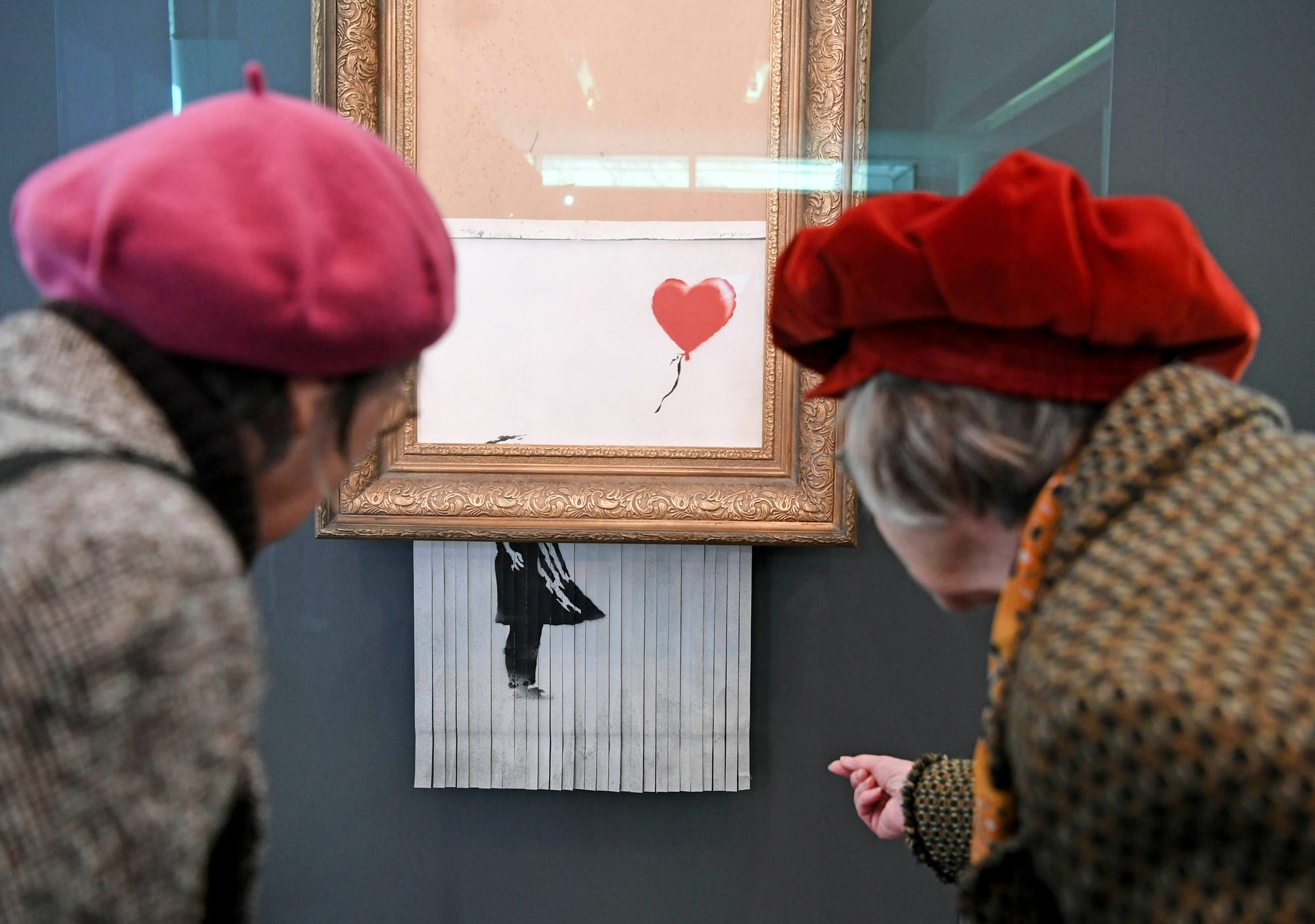 揭開班克斯的神秘面紗？一場關於匿名藝術、個人隱私與調查新聞價值的爭論｜Whatsnew