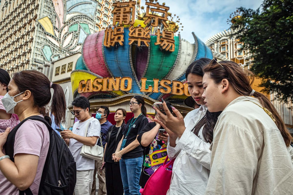 澳门开关半年：中场赌收超贵宾厅，博企接任务活化旧区｜Whatsnew