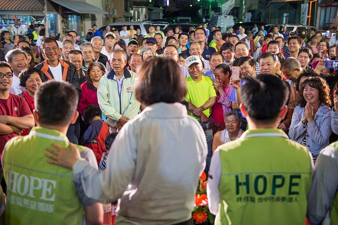 除了拍攝蔡英文，攝影師的對象主要圍繞台灣的人與土地，包括各地的民眾、風景地貌以及一切與台灣有關的事物。