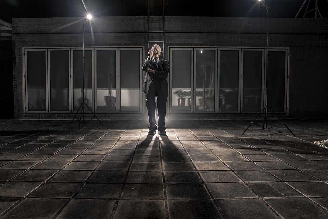 香港國際知名攝影師何藩。 