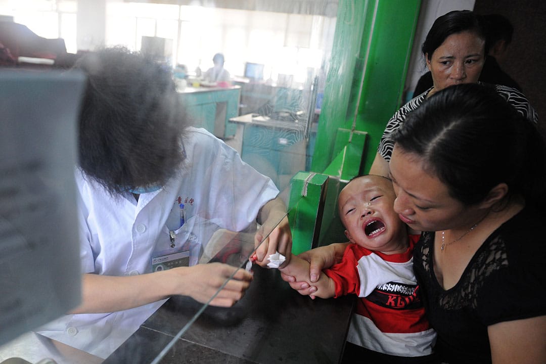  2008年中国三鹿集团被爆出“三聚氰胺毒奶粉事件”。