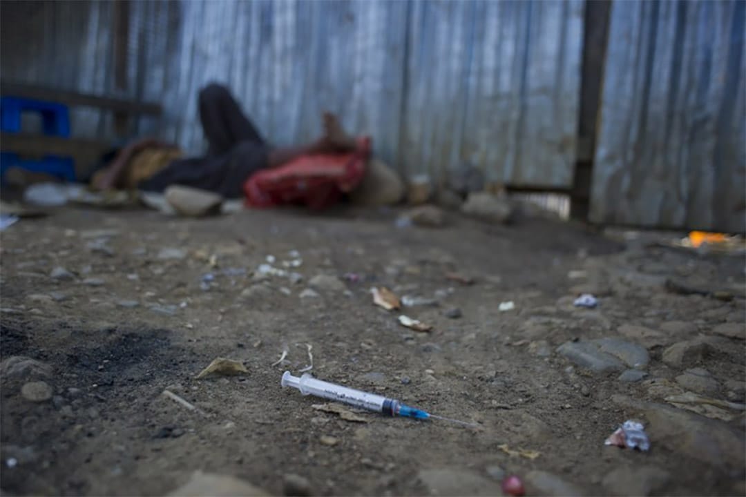 溫朗東:在社會的連動機制中,一旦我們要吸毒者(即使是輕度的)永遠隔離於社會,要付出的代價,就是公權力的自我膨脹。