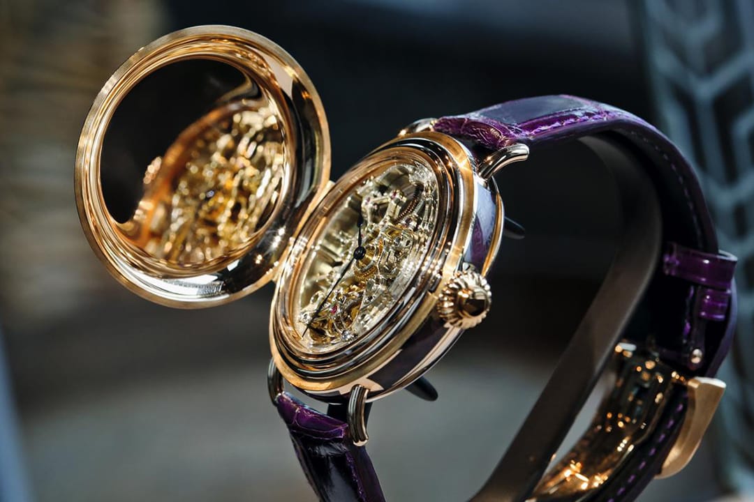 这枚Heritage Toubillon Skeleton是unique piece,以现代美感展现187年的制表历史。