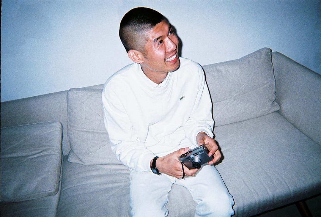 任航與他的相機。