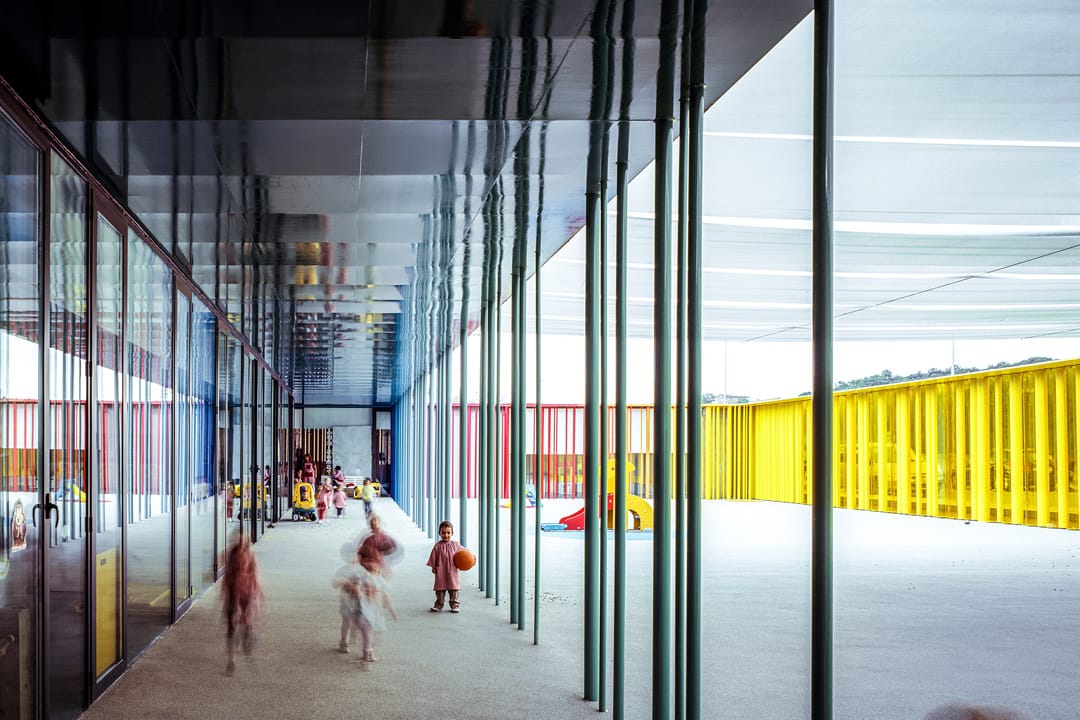 RCR Arquitectes与J. Puigcorbé合作的建筑作品:位于西班牙Girona的El Petit Comte幼儿园(El Petit Comte Kindergarten, 2010)。