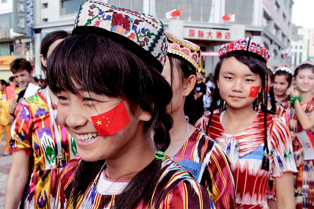 中国的多民族模式，被想象成一个包含了不同民族和地区社会的“大社会”，是一个“超社会体系”。图为新疆喀什维吾尔族。