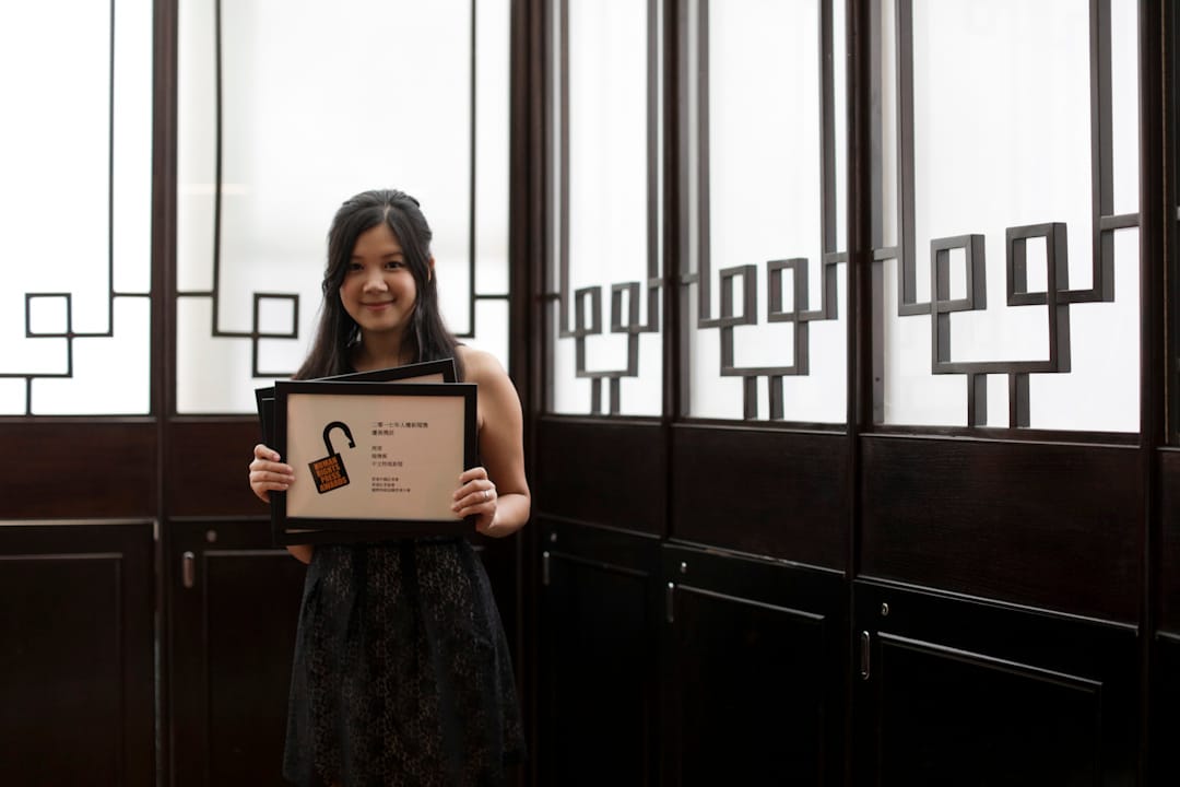 端传媒记者周澄在2016年走访菲律宾大选，写下《我看到“菲版特朗普”以外的真实》，获得“中文特写新闻”优异奖。