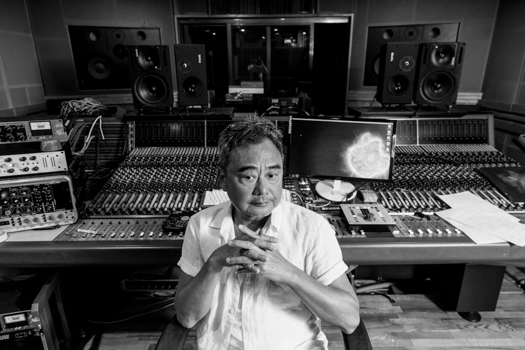 陈升把自己人生中第三十张专辑给了“丽风”,也给了它所在的这片眷村,《南机场人》,在“丽风”被推平后不久会面世。