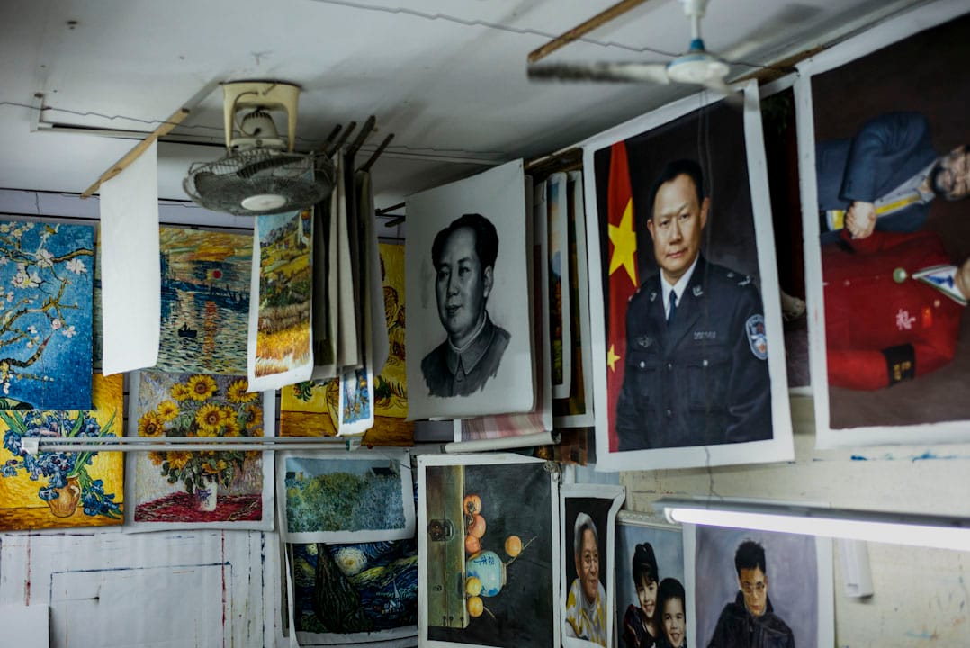 很多擅長繪畫肖像的畫家,店內都會掛上家傳戶曉的領導人肖像畫。