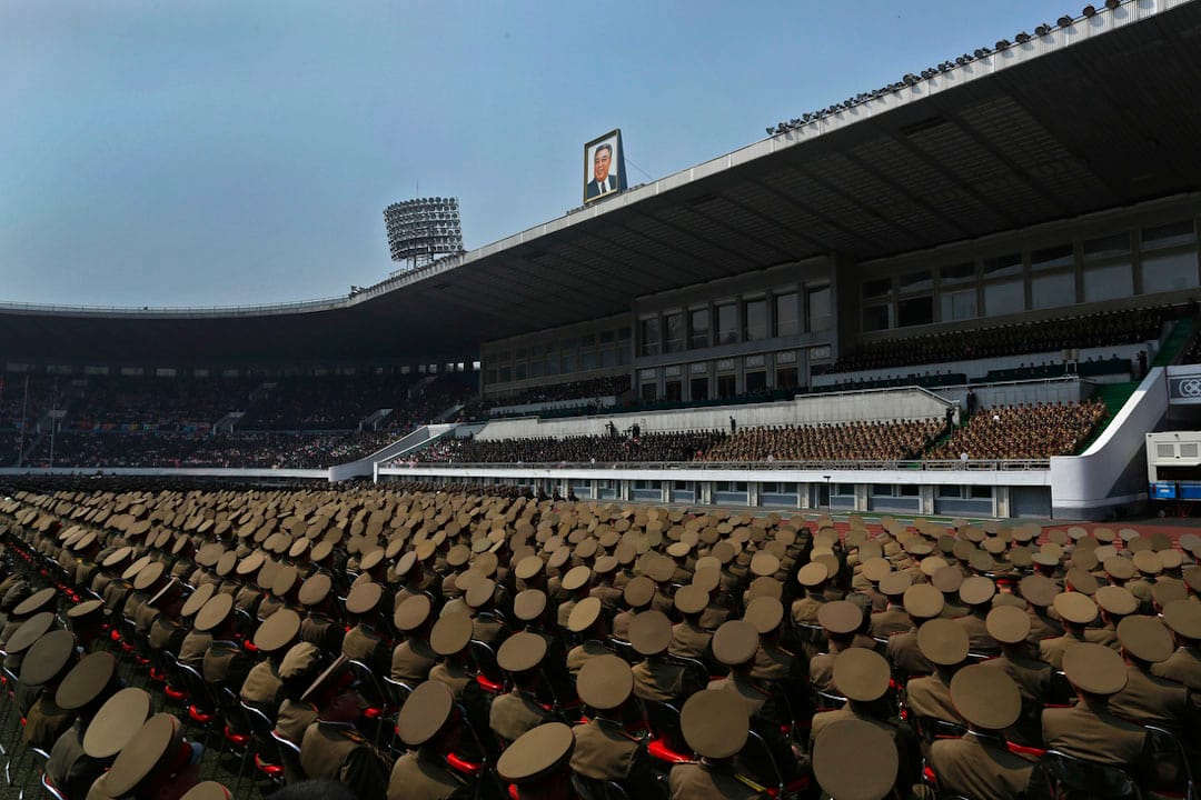 2012年4月14日，北韓勞動黨軍事人員在平壤一個體育場，以紀念北韓已故領袖金日成逝世100週年。
