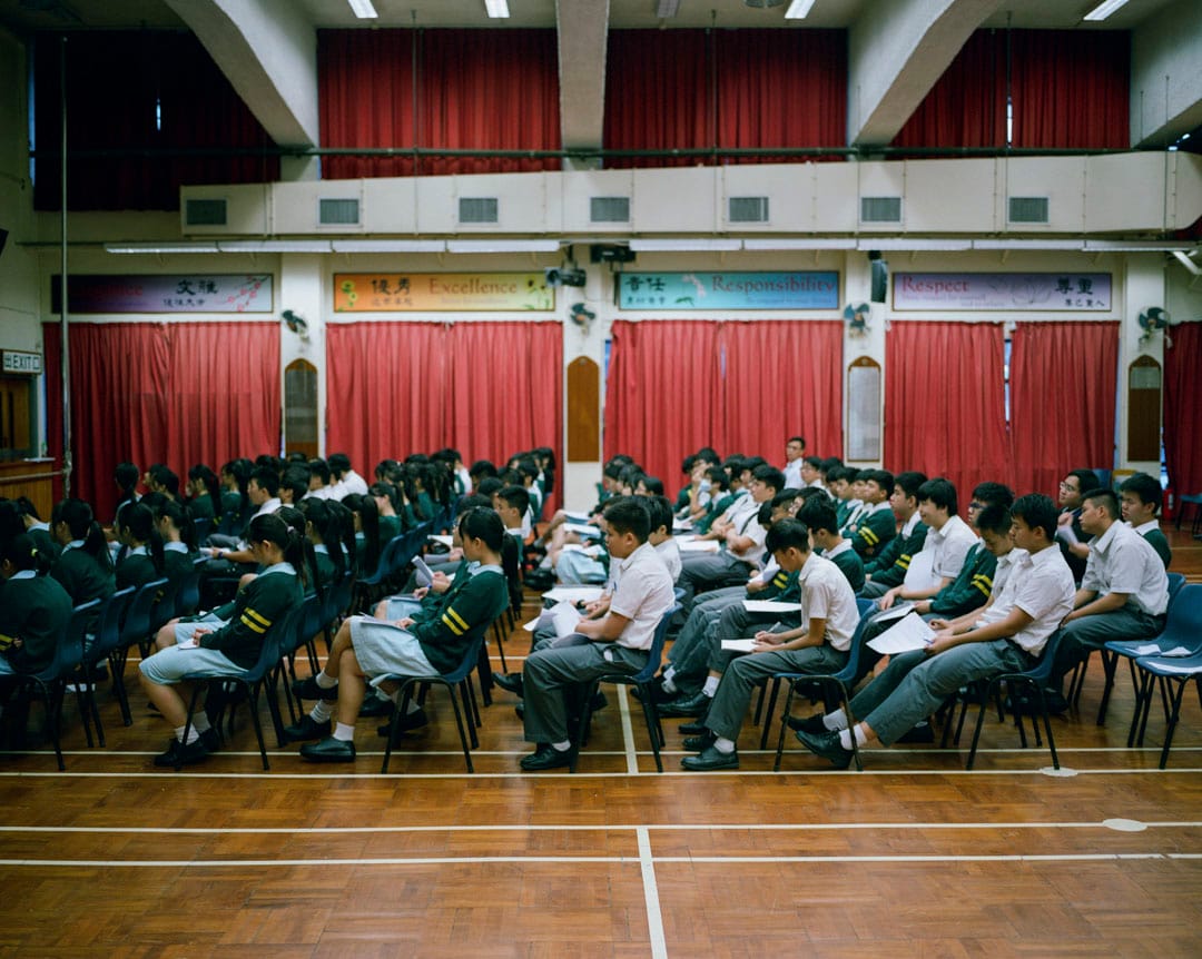 2017年11月，香港有50間中學，安排學生觀看基本法委員會主任李飛的基本法研討會演說，演說全長近一小時。