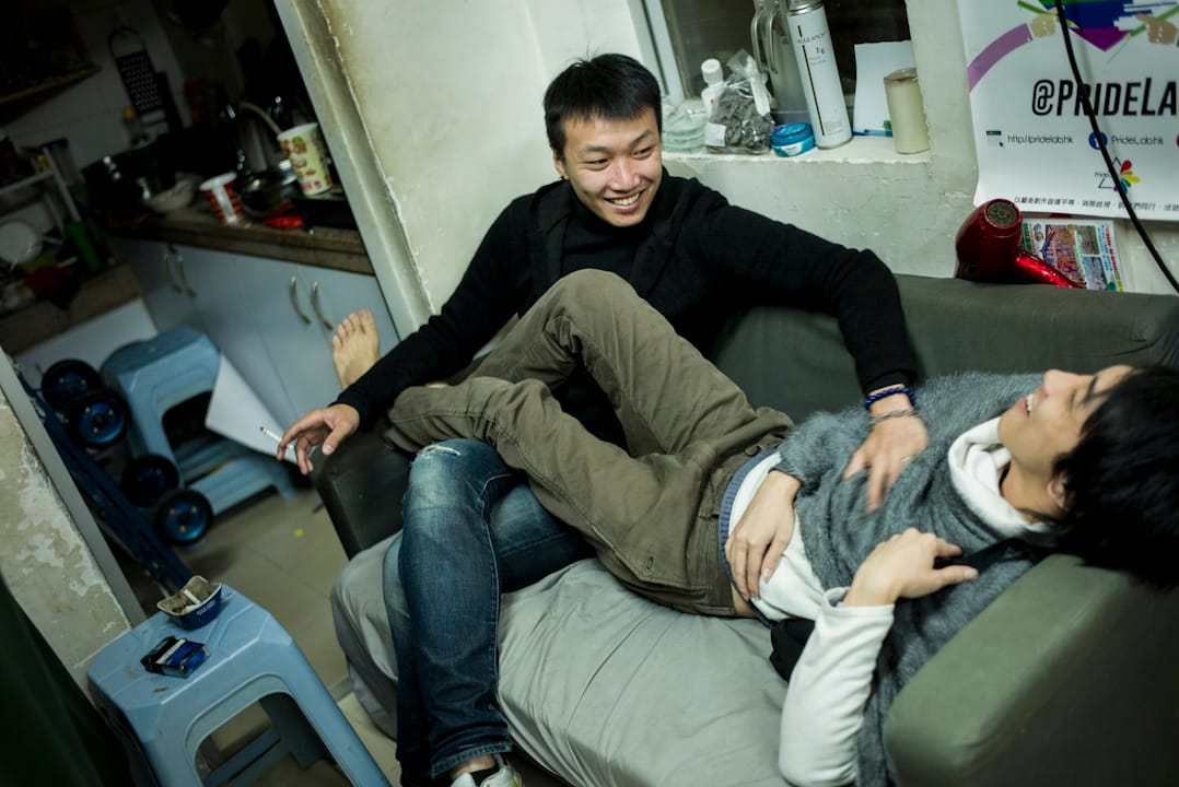 岑子杰（Jimmy）於2014年前跟他的伴侶在紐約結婚，為他證婚的是同志運動另一個推手天風（右）。攝：林振東/端傳媒   