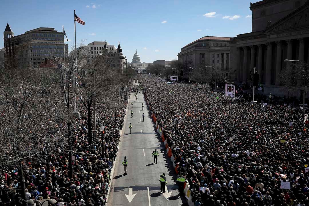美國首都華盛頓,參與今次「March for Our Lives」集會的50萬名民眾站滿聯結白宮和美國國會大廈的賓夕法尼亞大道。