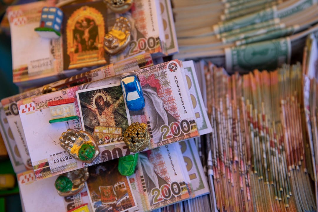 教徒希望在现实世界中得到的物品，在雪星节期间以纪念品方式发售。