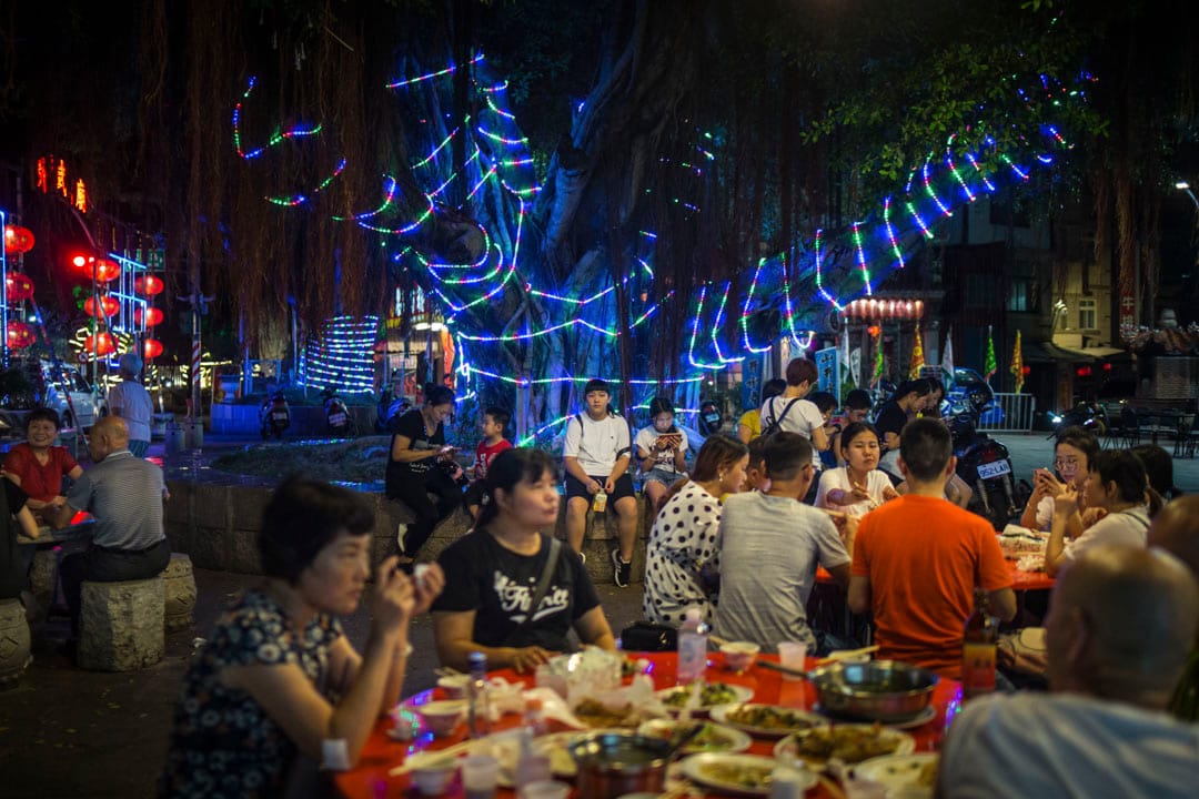 2018年8月22日，金門金城鎮的海鮮大排檔坐滿居民和旅客。