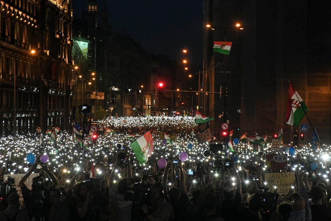 2018年4月21日，匈牙利布達佩斯舉行反對歐爾班當選總理的示威，抗議政府打壓媒體，影響大選結果。