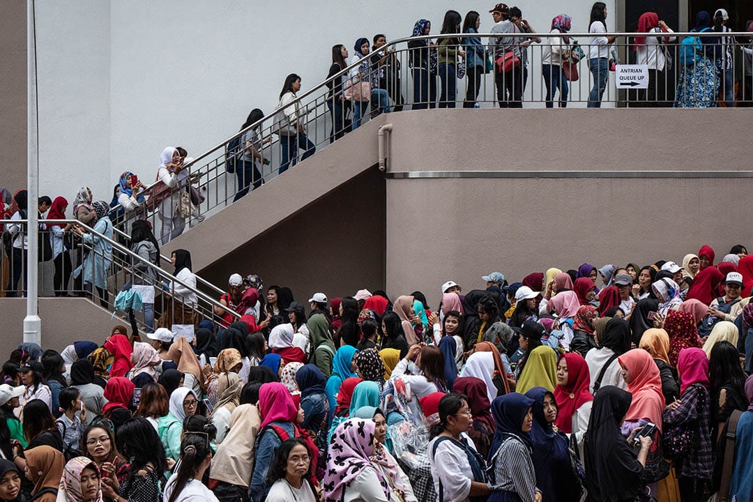 2019年4月14日,香港尖沙咀街坊福利會大批印尼人排隊投票。