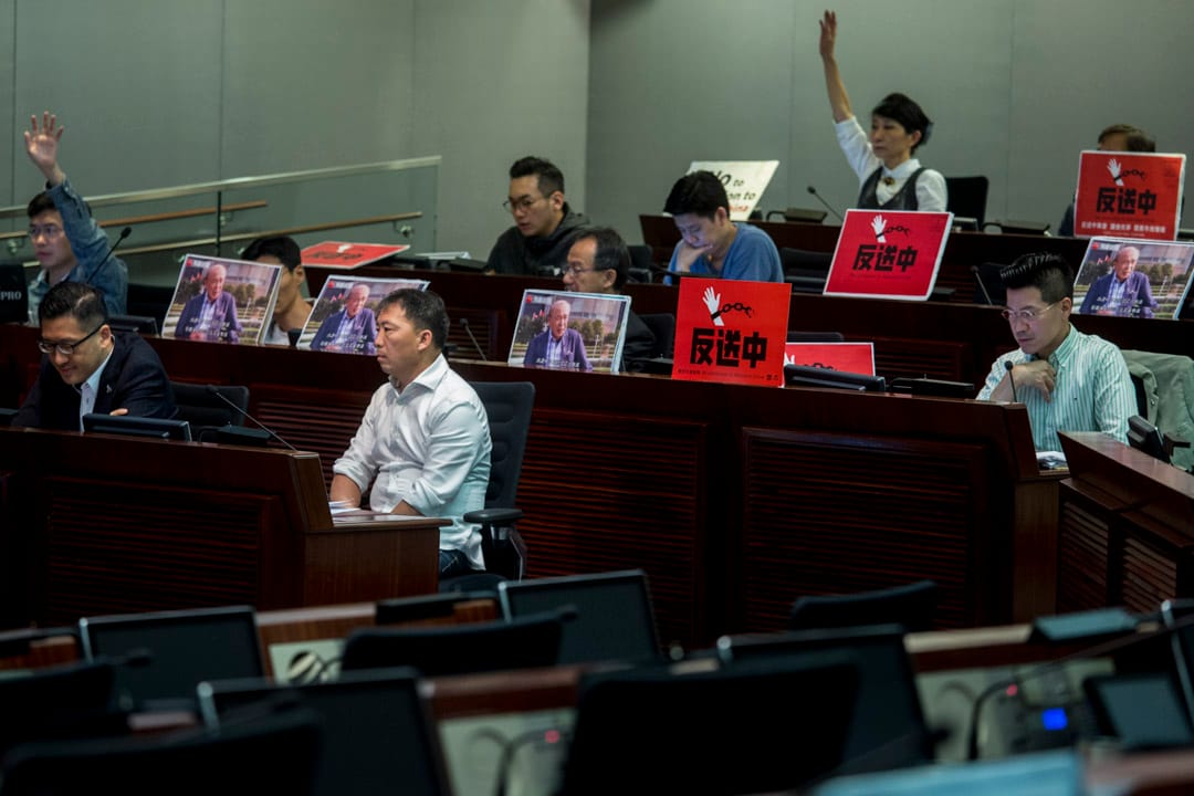 08:30AM - 民主派議員參加由涂謹申主持的法案委員會,審議《2019年逃犯及刑事事宜相互法律協助法例(修訂)條例草案》。