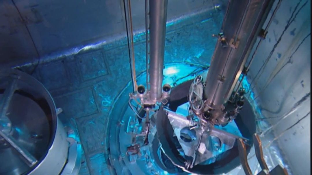 放置核废料的水池。