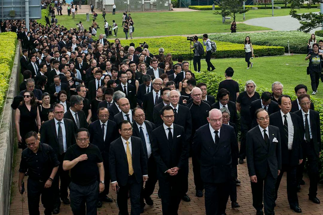 2019年6月6日,法律界舉行黑衣遊行抗議政府修訂《逃犯條例》,由終審法院遊行至金鐘政府總部,有近三千人參與是次黑衣遊行,為回歸以來最多的一次。