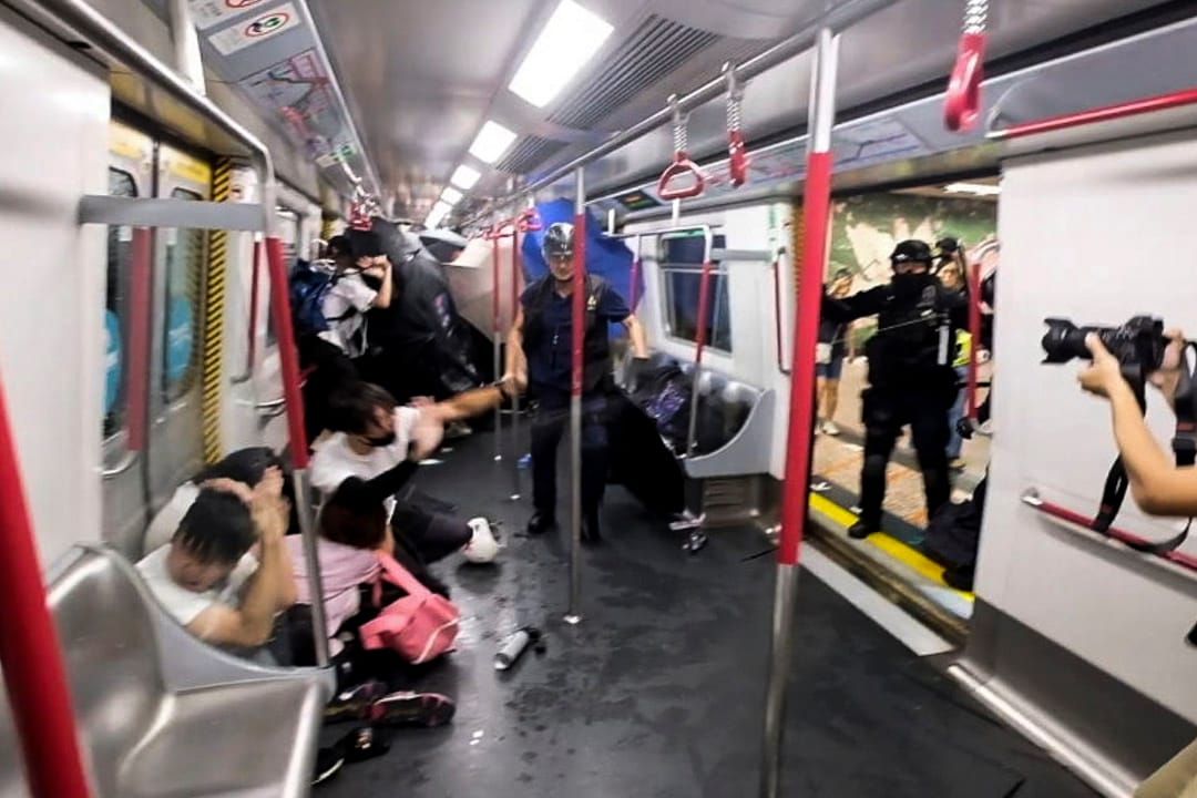 2019年8月31日晚上11時左右,防暴警察在港鐵太子站月台及車廂的乘客以無差別的方式施放胡椒噴劑及以警棍毆打。