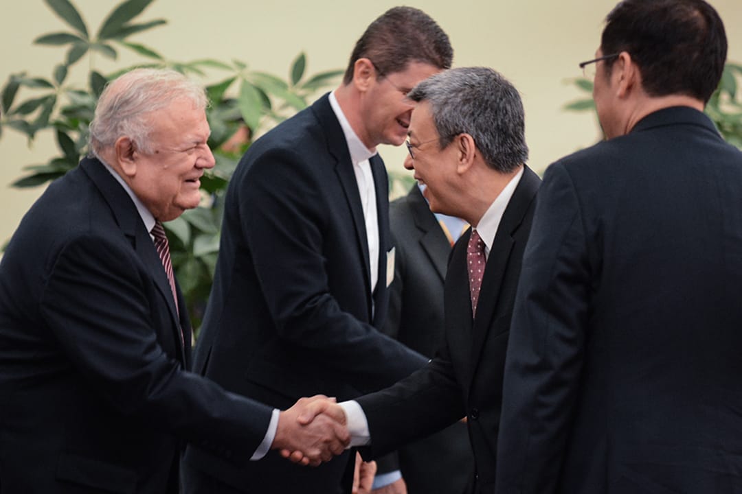 2018年12月11日深夜,副總統陳建仁率團搭機訪問梵蒂岡,他在桃園國際機場發表出發前演說表示,這次奉總統蔡英文指派擔任特使,參加已故教宗保祿六世等聖人的封聖大典,感到非常榮幸。