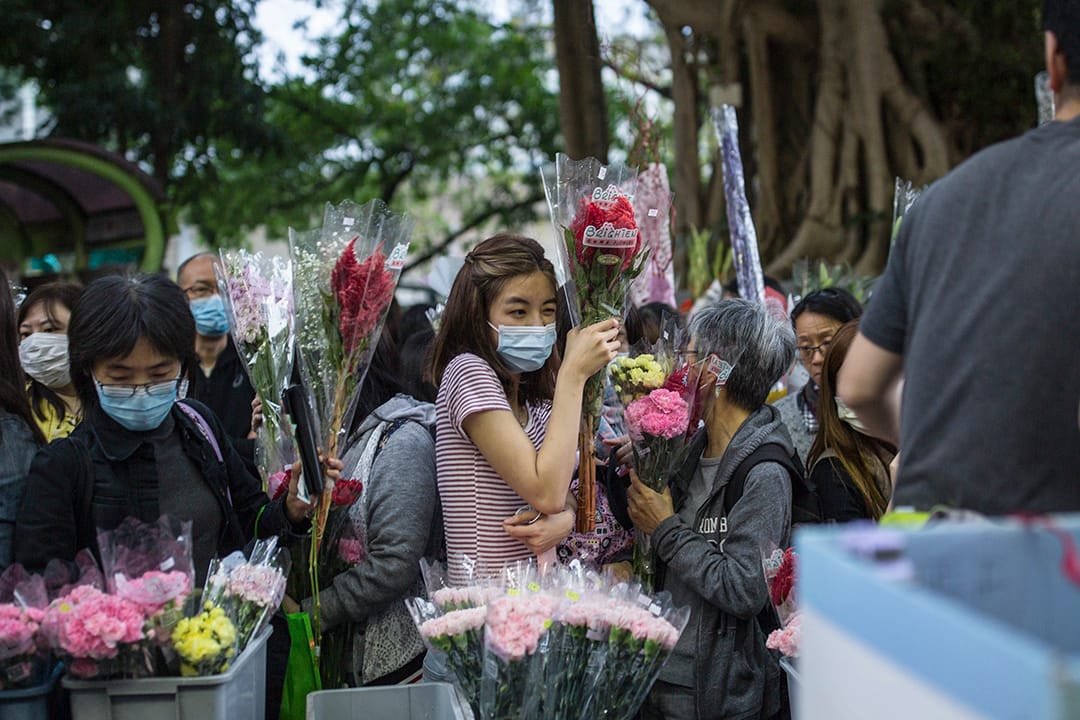 2020年1月24日，市民在太子花市上買花。
