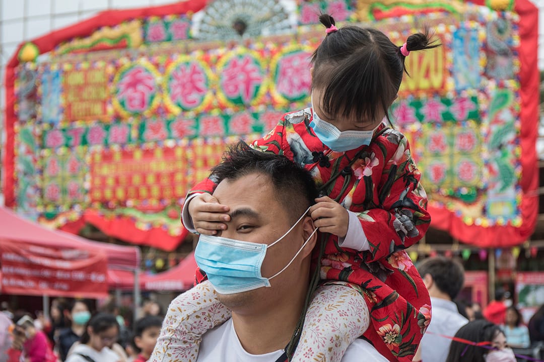 2020年1月25日，大埔林村 , 一對父女在林村許願樹許願。