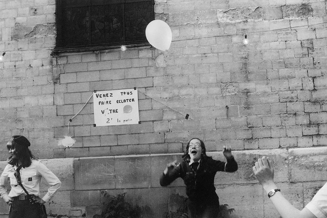 女童軍與氣球（1976-1980)。