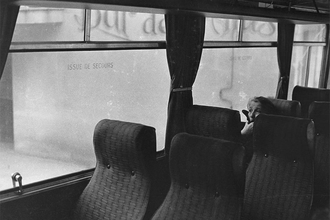 科西嘉長途車上孤獨老婦人（1976-1980)。