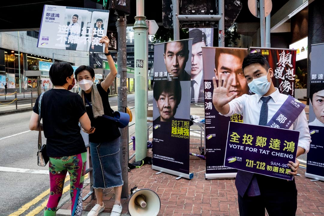 2020年7月11日,余若薇與陳淑莊協助公民黨香港島候選人鄭達鴻拉票。攝:林振東/端傳媒