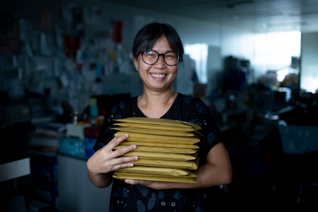 立法會議員朱凱廸的研究幹事蔡雪華是「解悶工廠」廠長。