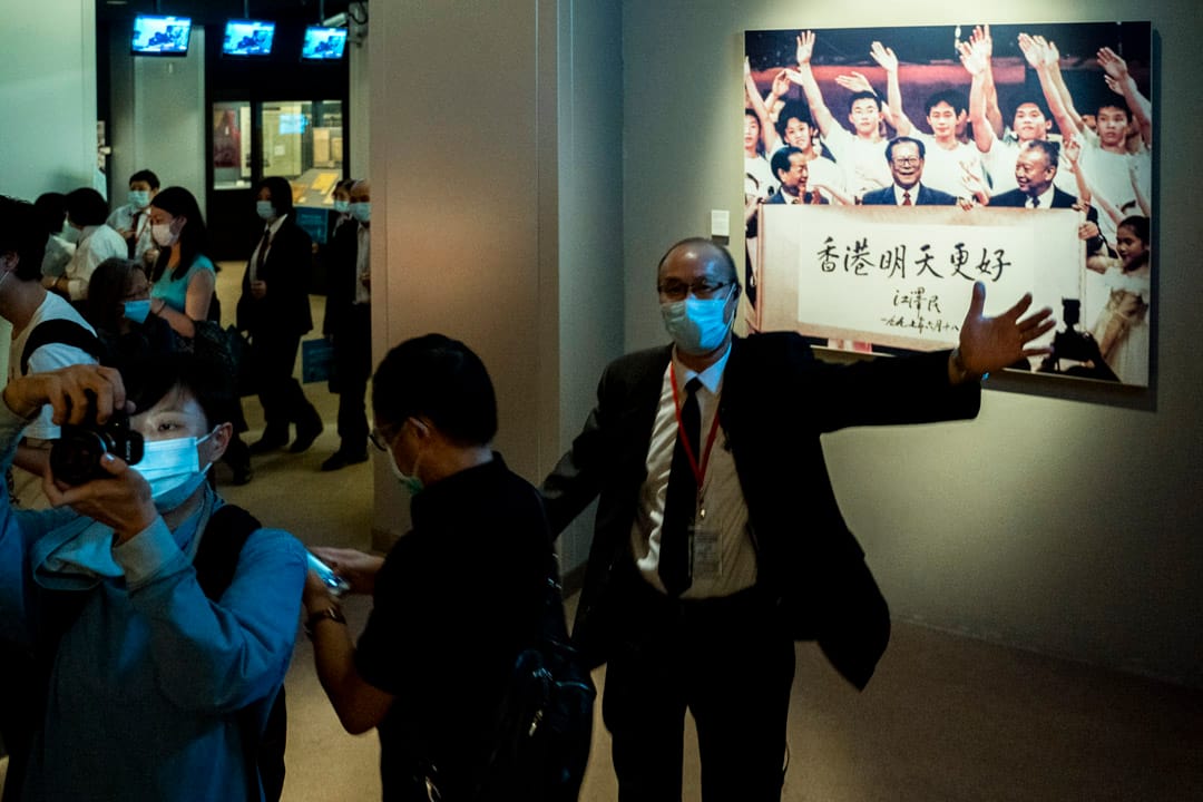 現代都市及香港回歸。