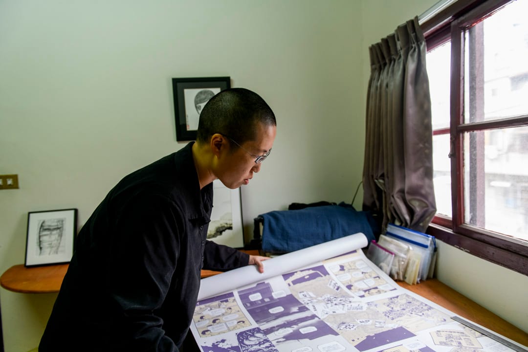 黃珮珊在慢工出版社內工作。