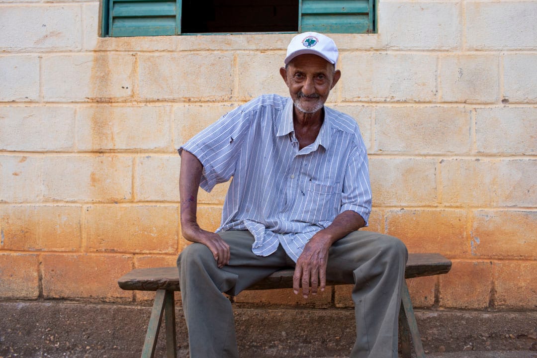 格雷澤羅人Hailton去過其他地區的礦區,看到那裏不再適宜居住,也很擔心未來的礦業會破環自己生活的「仙境」。