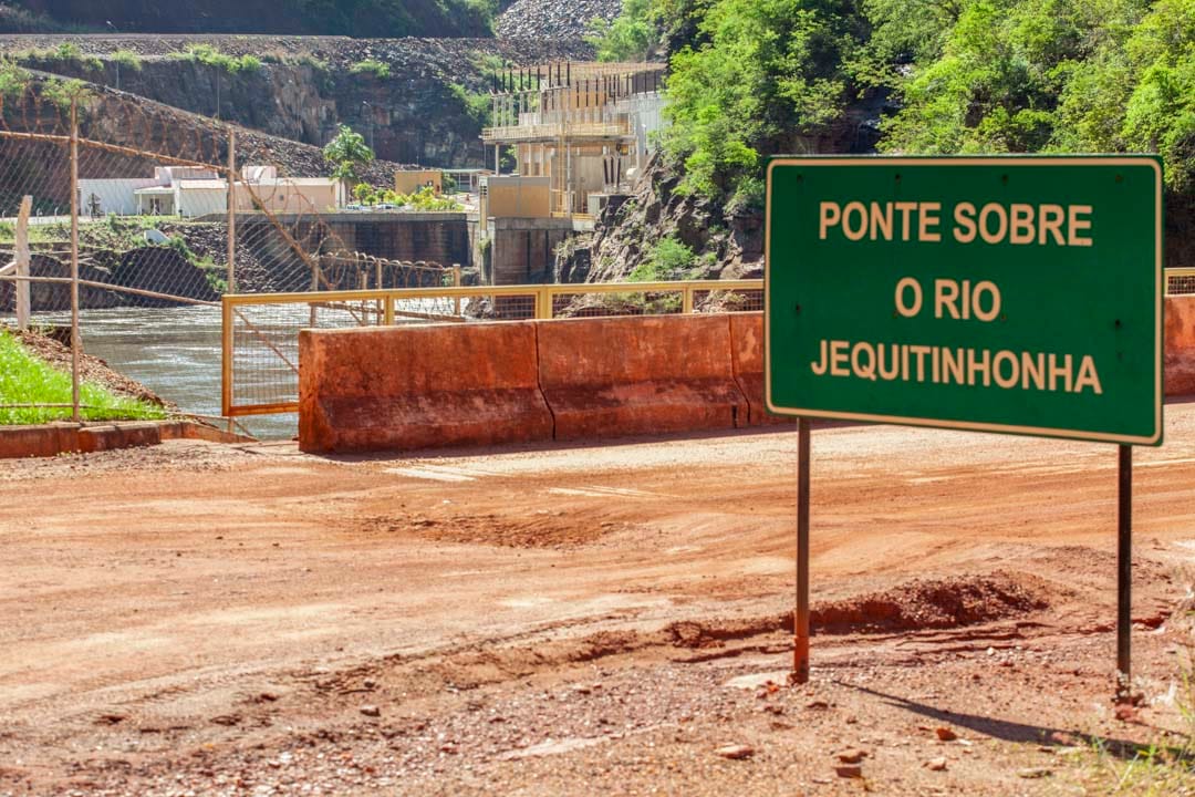 「8號礦」將從距離礦區50公里外的伊拉貝(Irapé)水壩建一條管道,給礦區開發供應20年、每年5400萬立方米的水源,圖為伊拉貝水壩。