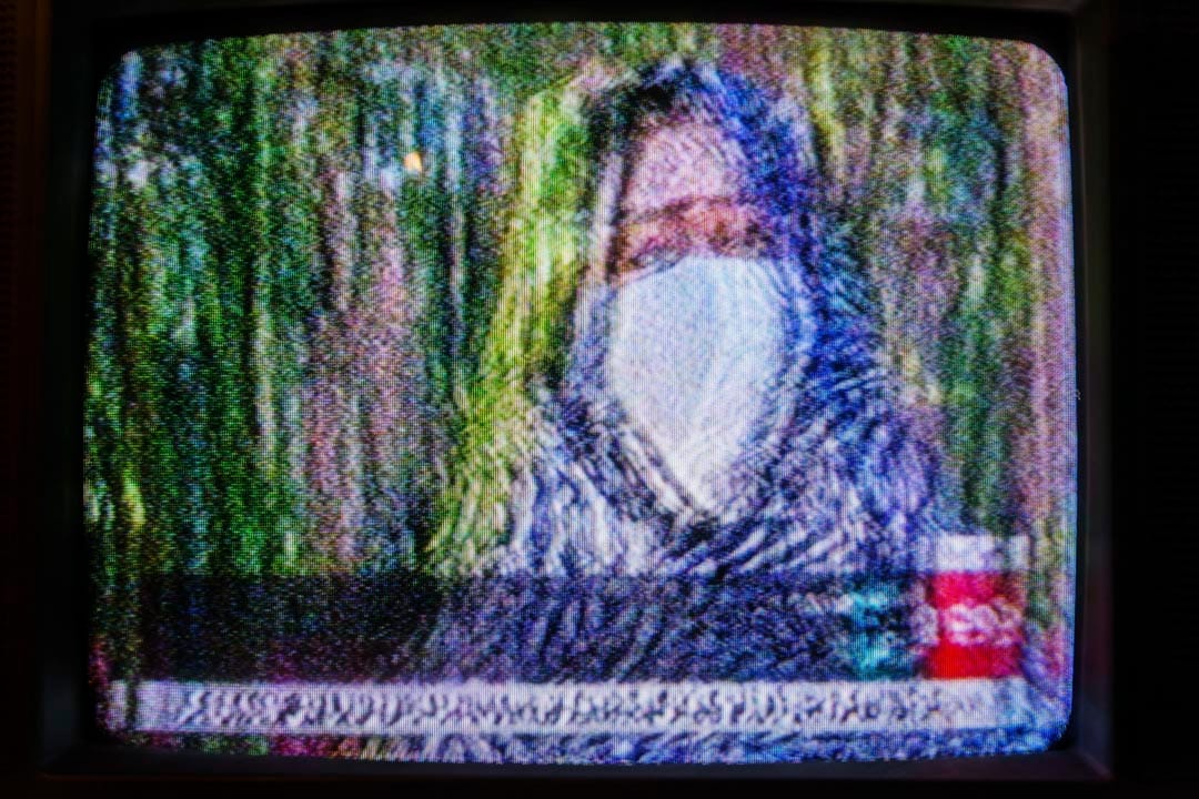 2021年9月2日,阿富汗首都喀布爾,電視新聞報導當天在市內發生的女權示威活動。