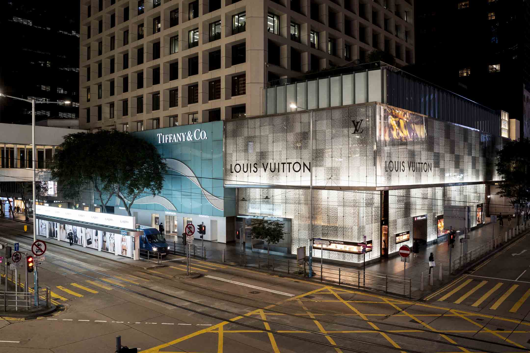 2022年2月25日，晚上7时2分，中环。