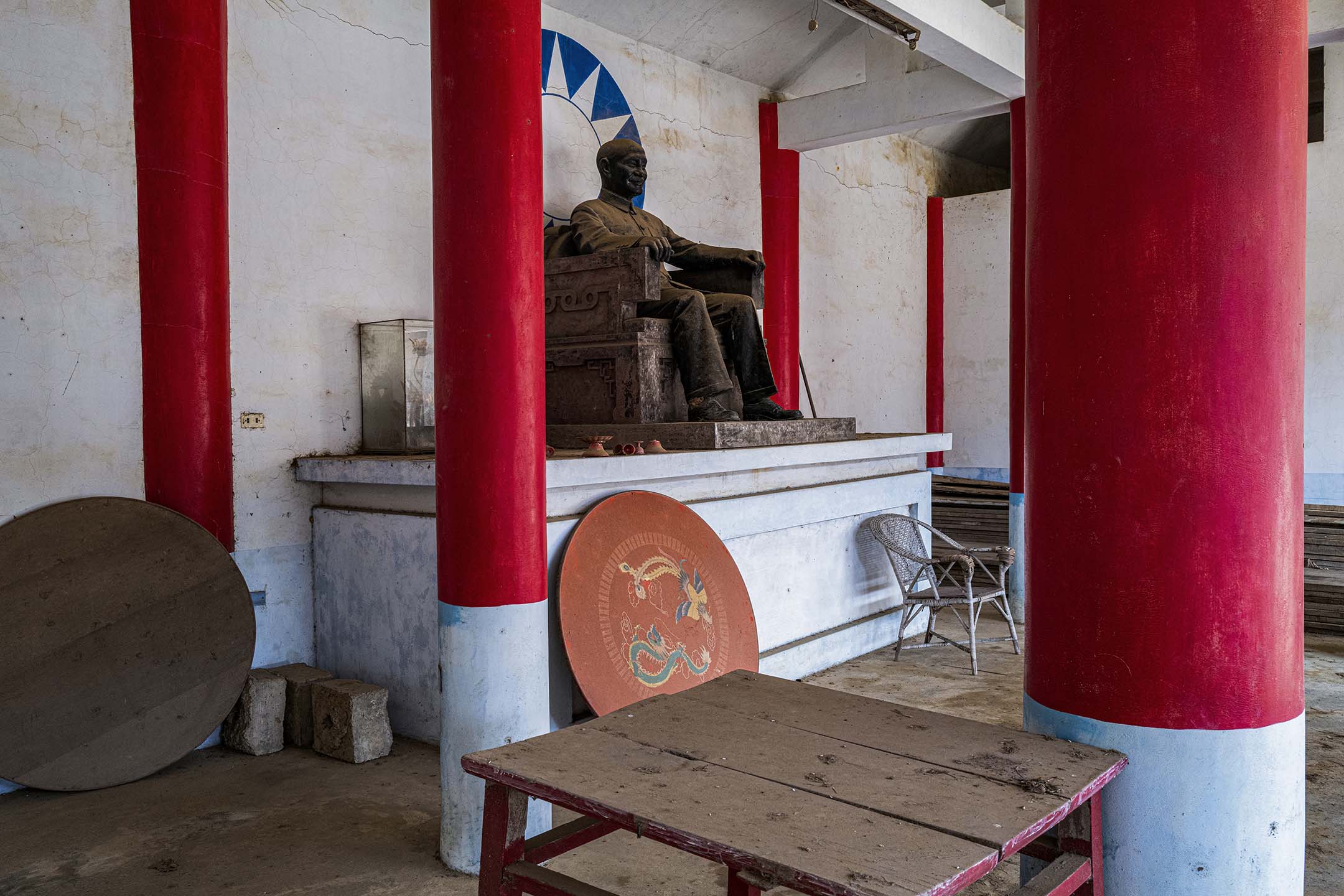 2021年，苗栗，一间荒废的庙宇。