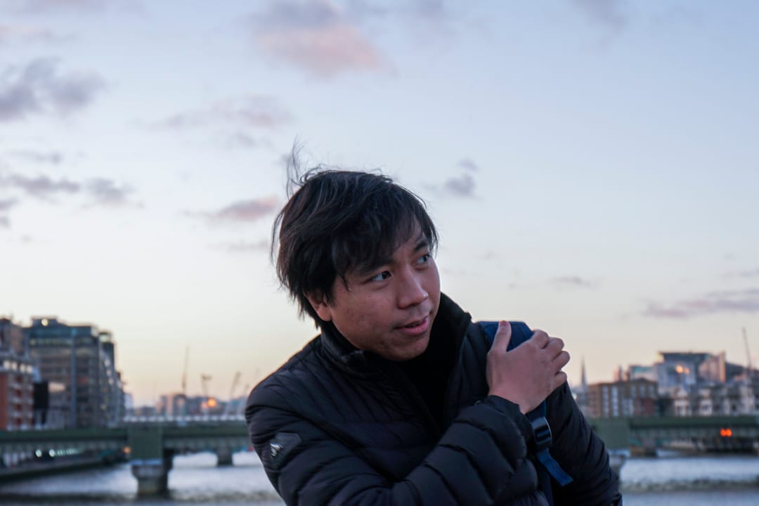 鄭柏齡說，新聞是個傷口，在香港似乎看不到有出路時，倒不如更灑脫的放下記者工作。