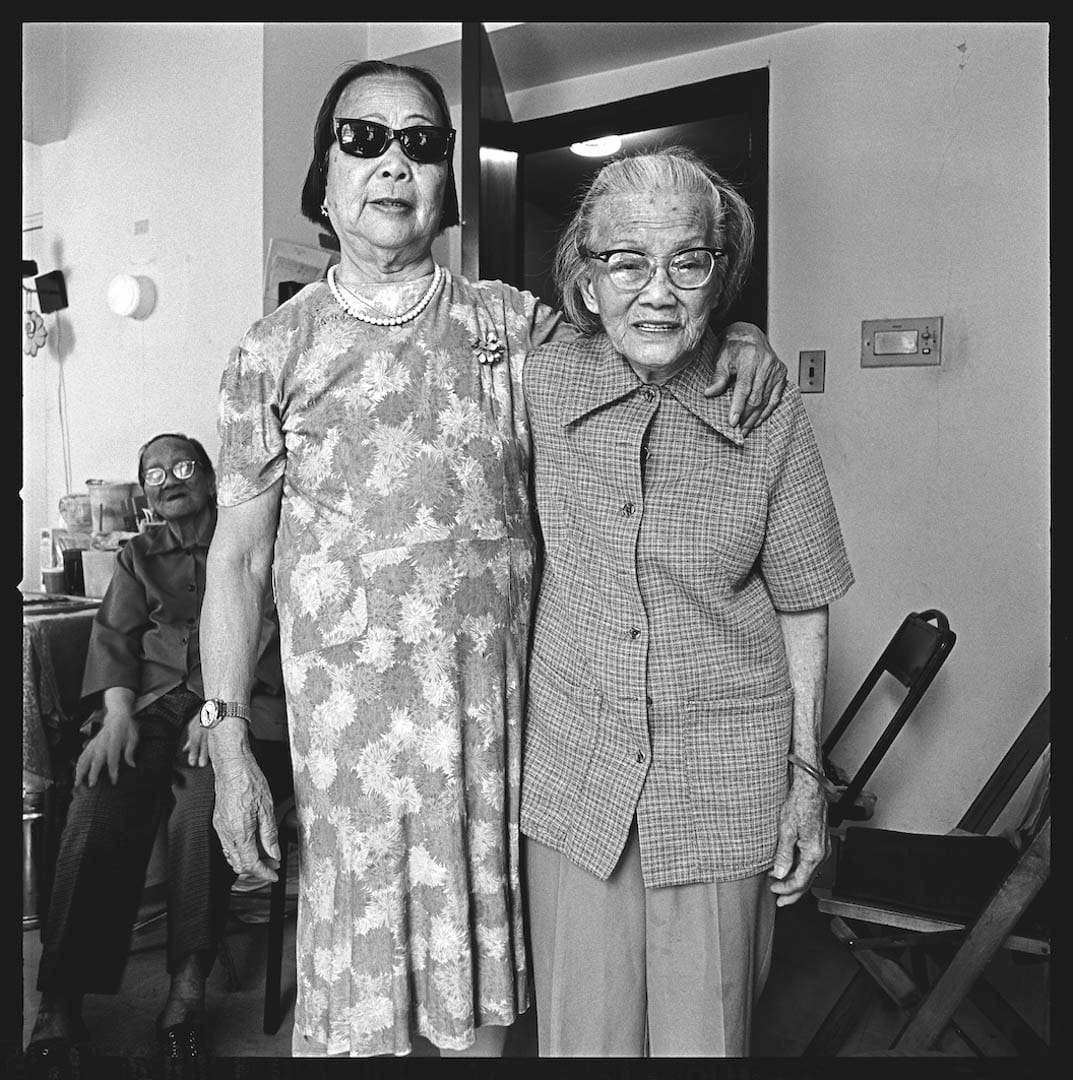 1978年，纽约，寡妇好友聚会。