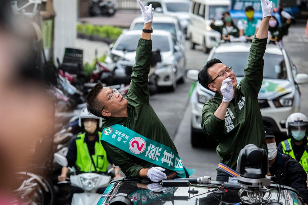 2022年11月24日，民进党台中市长候选人蔡其昌在北屯车队扫街。