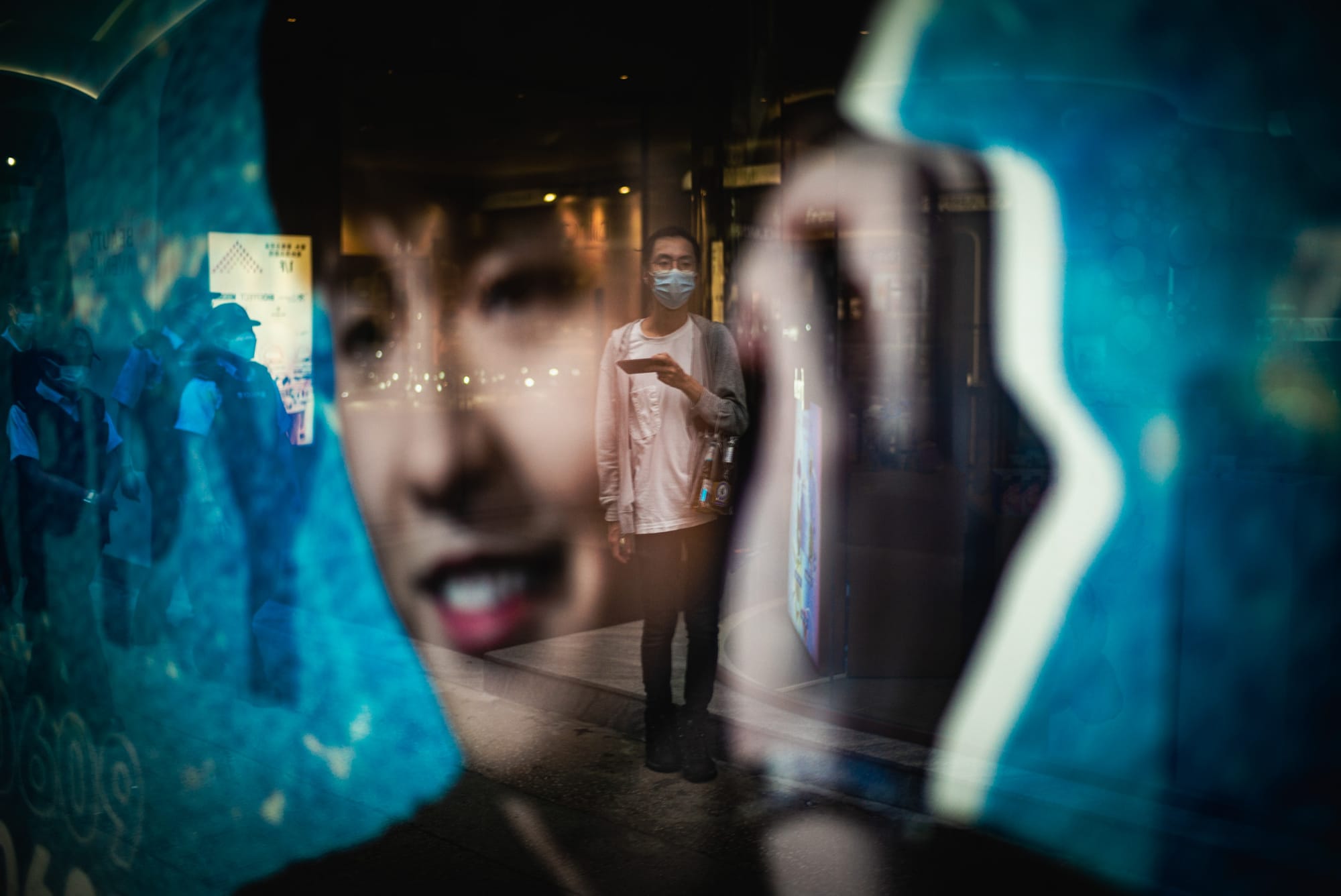 2022年6月4日，「Hellosss」在旺角拍攝陳卓賢的生日應援廣告。 