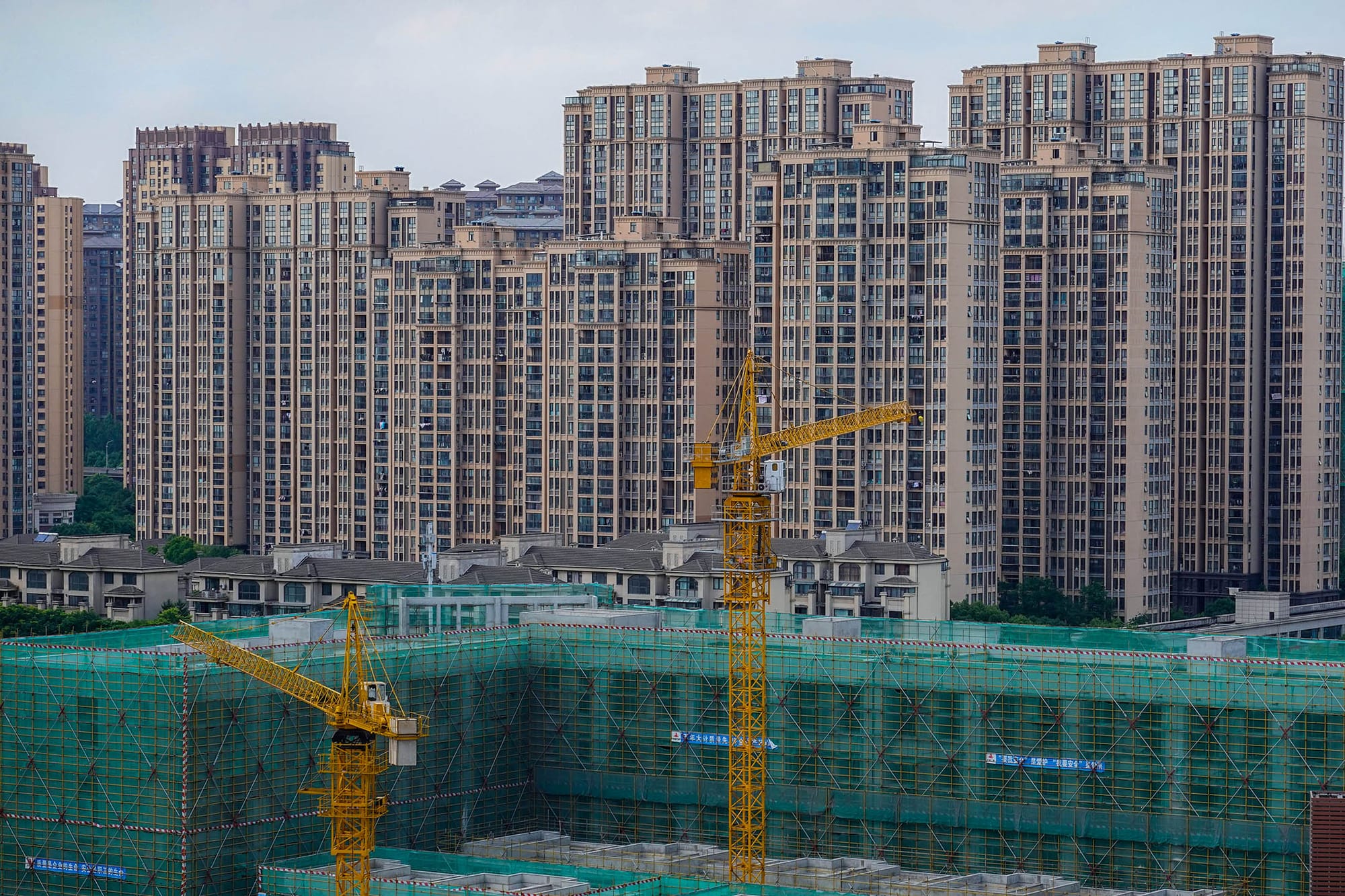 2022年6月14日,江蘇常州,高聳的住宅樓宇。攝:Sheldon Cooper/LightRocket via Getty Images