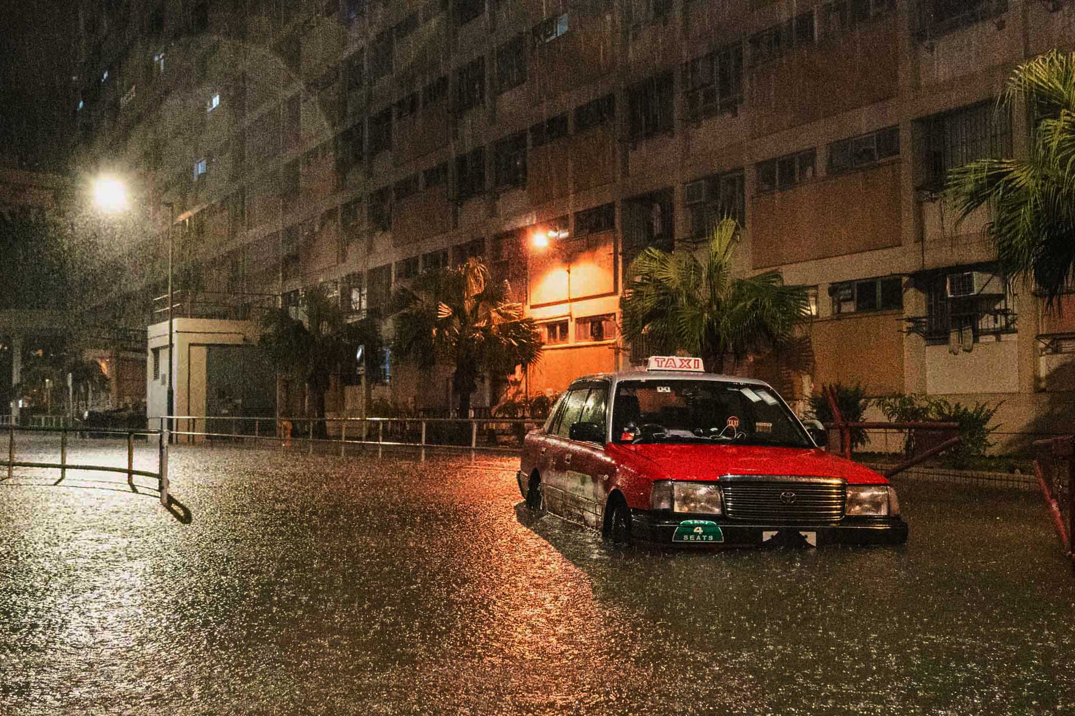 2023年9月8日,香港,自有纪录以来最大的暴雨令多区水浸。摄:Ryan Lai/端传媒