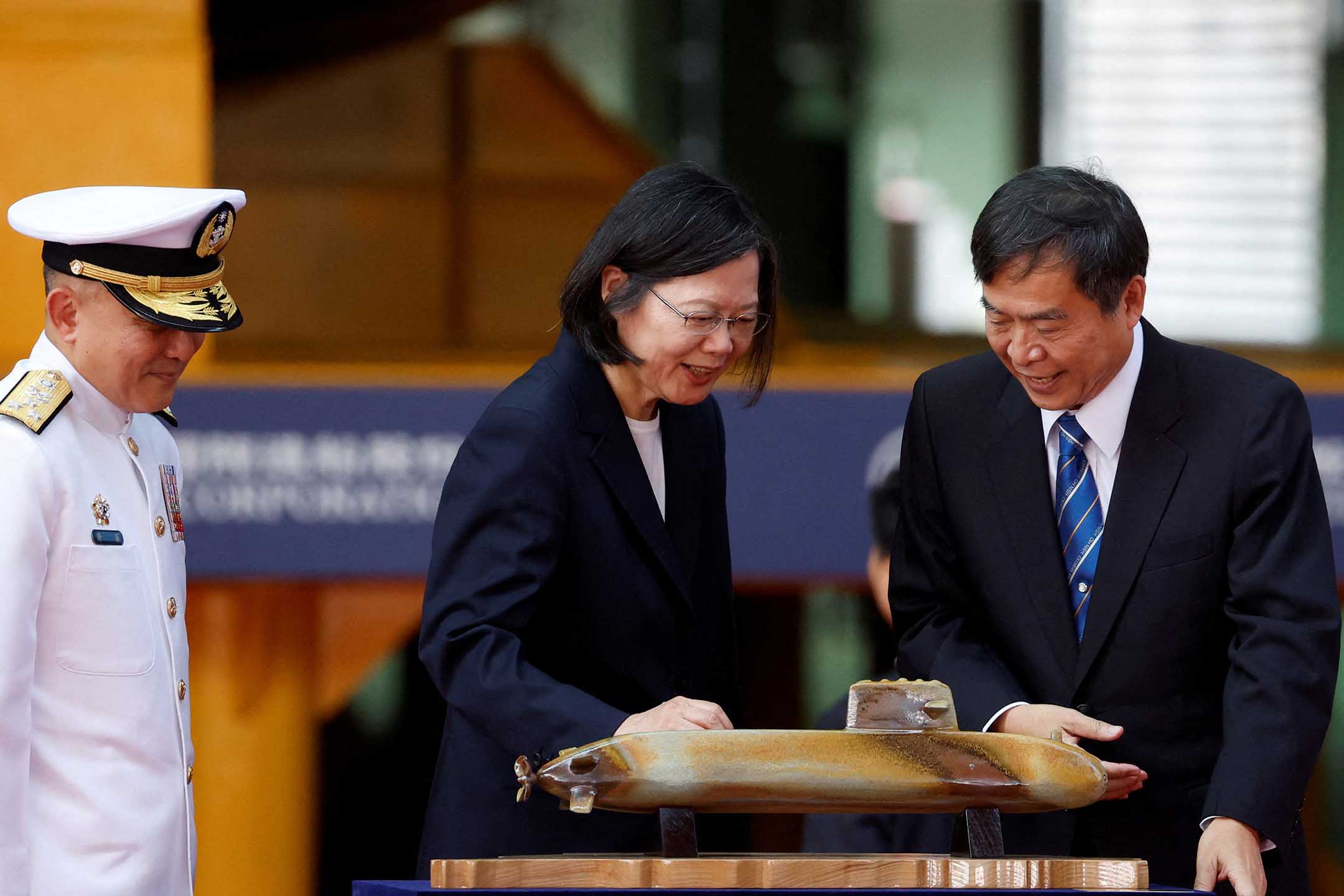 2023年9月28日,高雄,總統蔡英文出席潛艦「海鯤號」下水儀式。攝:Carlos Garcia Rawlins/Reuters/達志影像