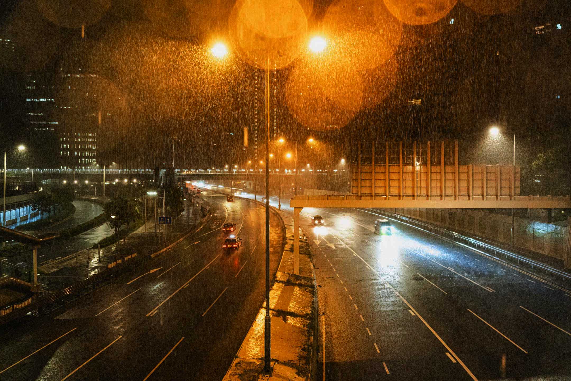 2023年9月8日,香港,自有纪录以来最大的暴雨令多区水浸。摄:Ryan Lai/端传媒