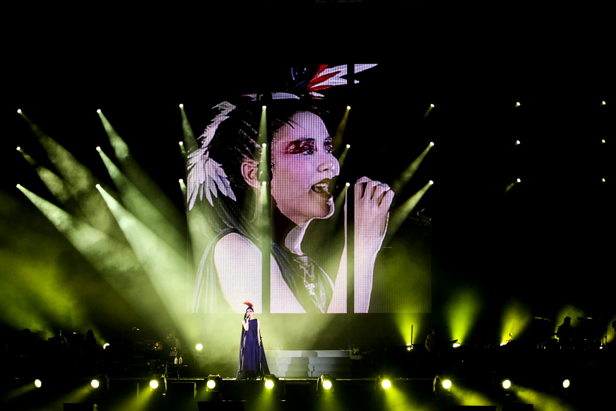 2011年1月21日,,王菲在台北小巨蛋的演唱會上表演。攝:Visual China Group via Getty Images