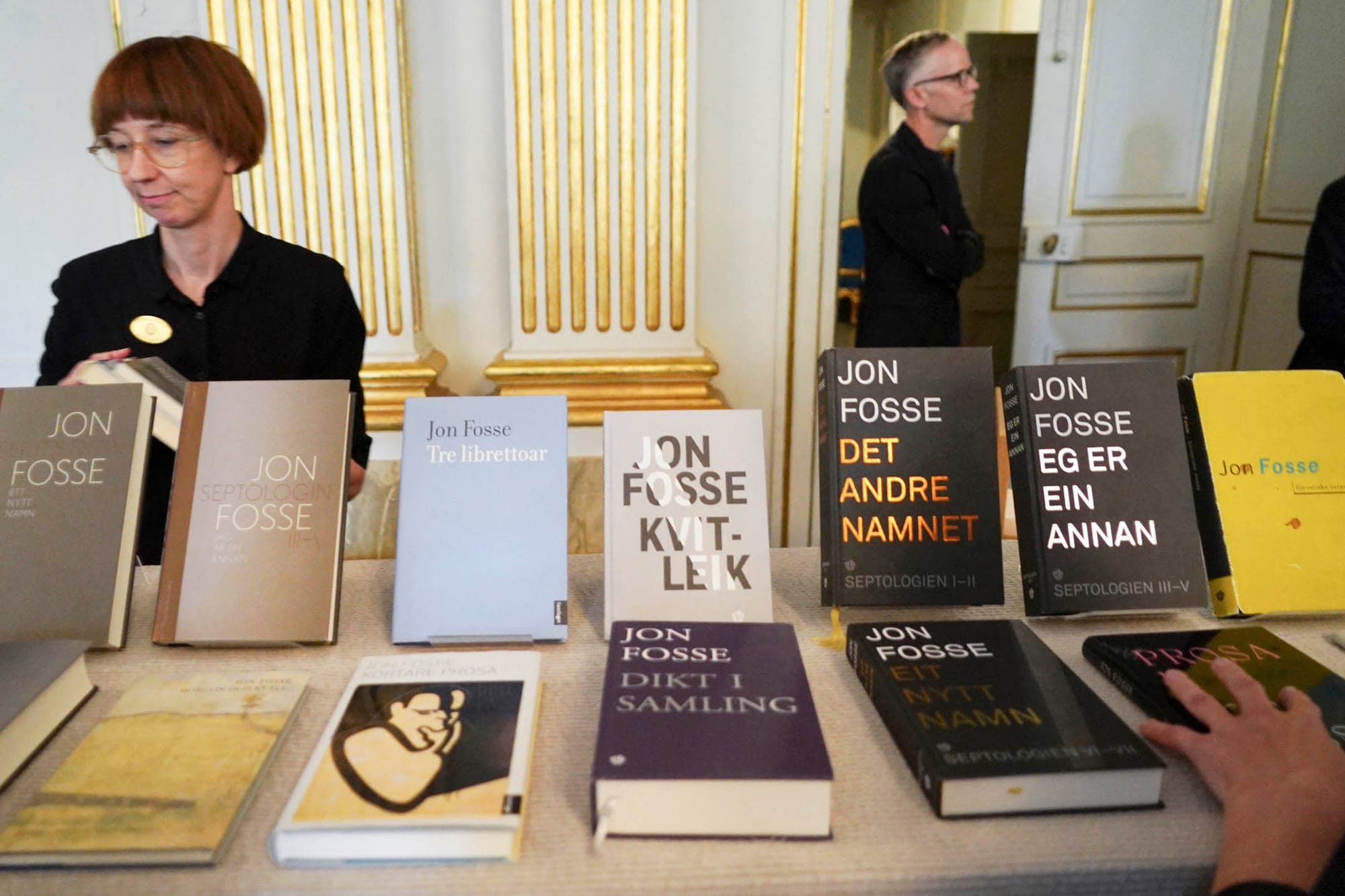 2023年10月5日,瑞典斯德哥爾摩,挪威作家 Jon Fosse 榮獲2023年諾貝爾文學獎,其著作在瑞典學院展出。攝:Tom Little/Reuters/達志影像