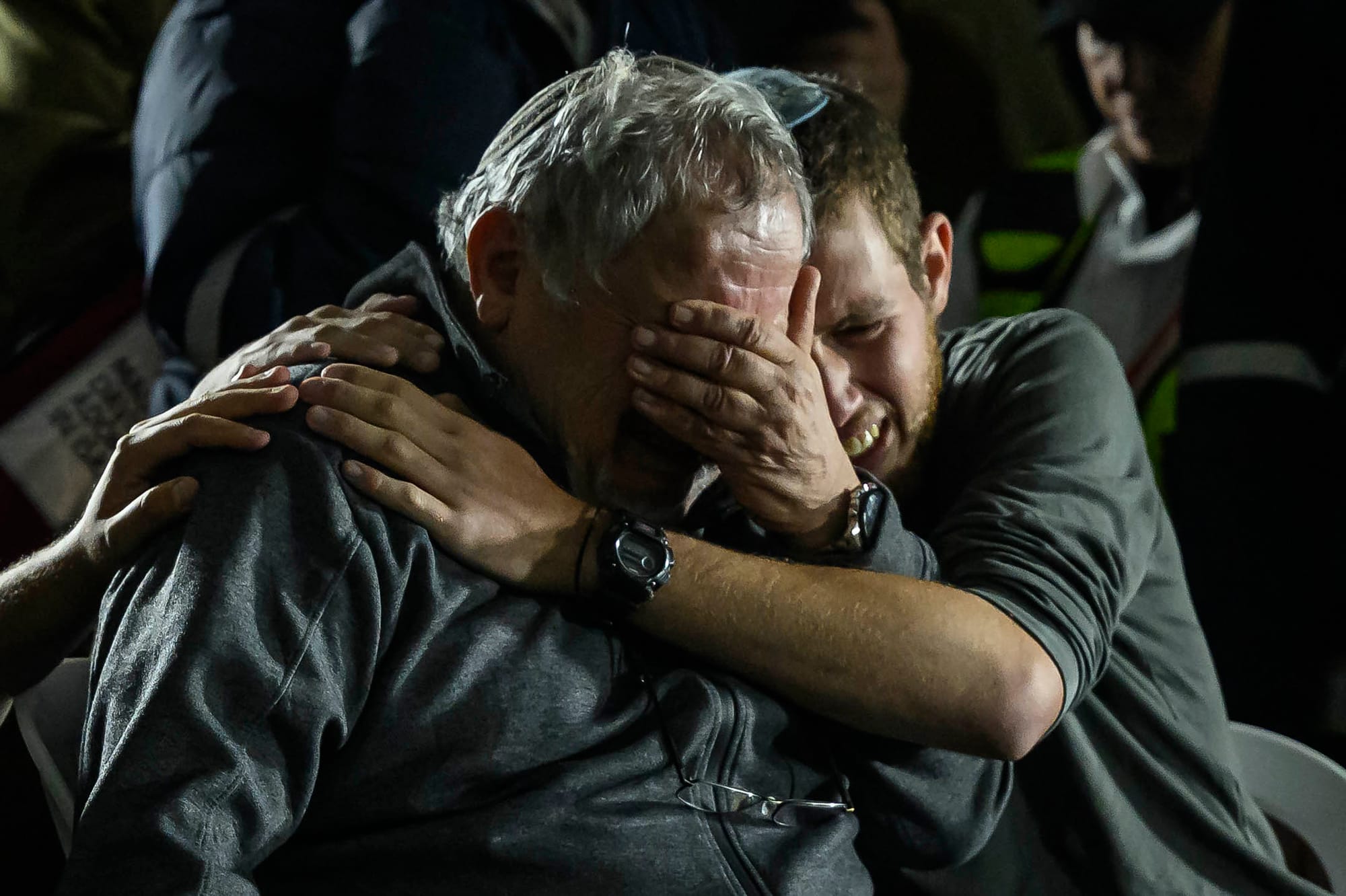 2023年10月16日,一名以色列軍人以巴衝突中喪生,並在耶路撒冷舉行葬禮上﹐親友表現傷痛。攝:Leon Neal/Getty Images